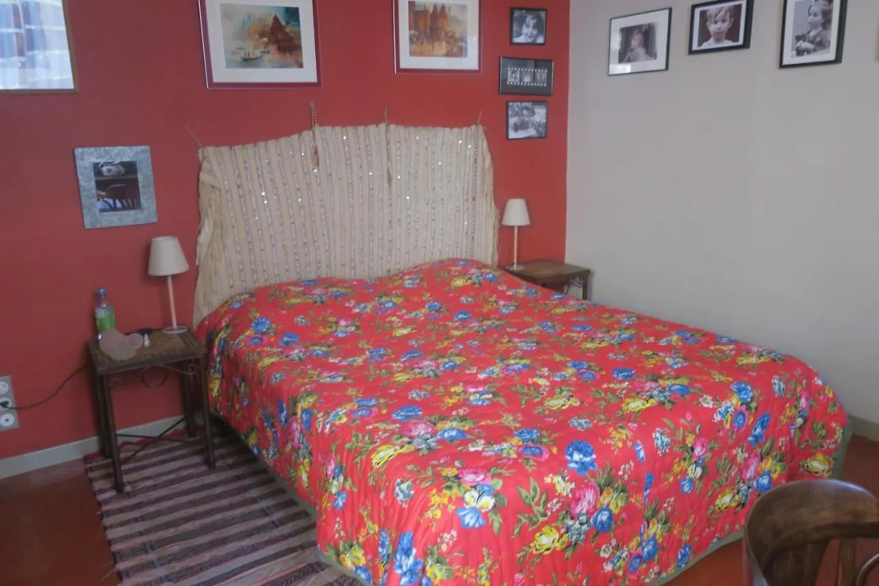 Couette-café Bed and Breakfast Tombe La Nefle à Avignon France