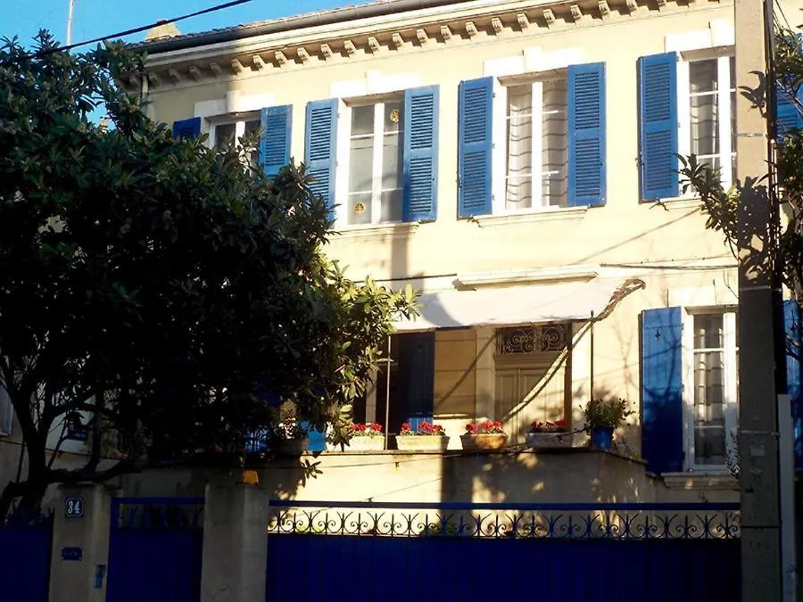 Couette-café Bed and Breakfast Tombe La Nefle à Avignon